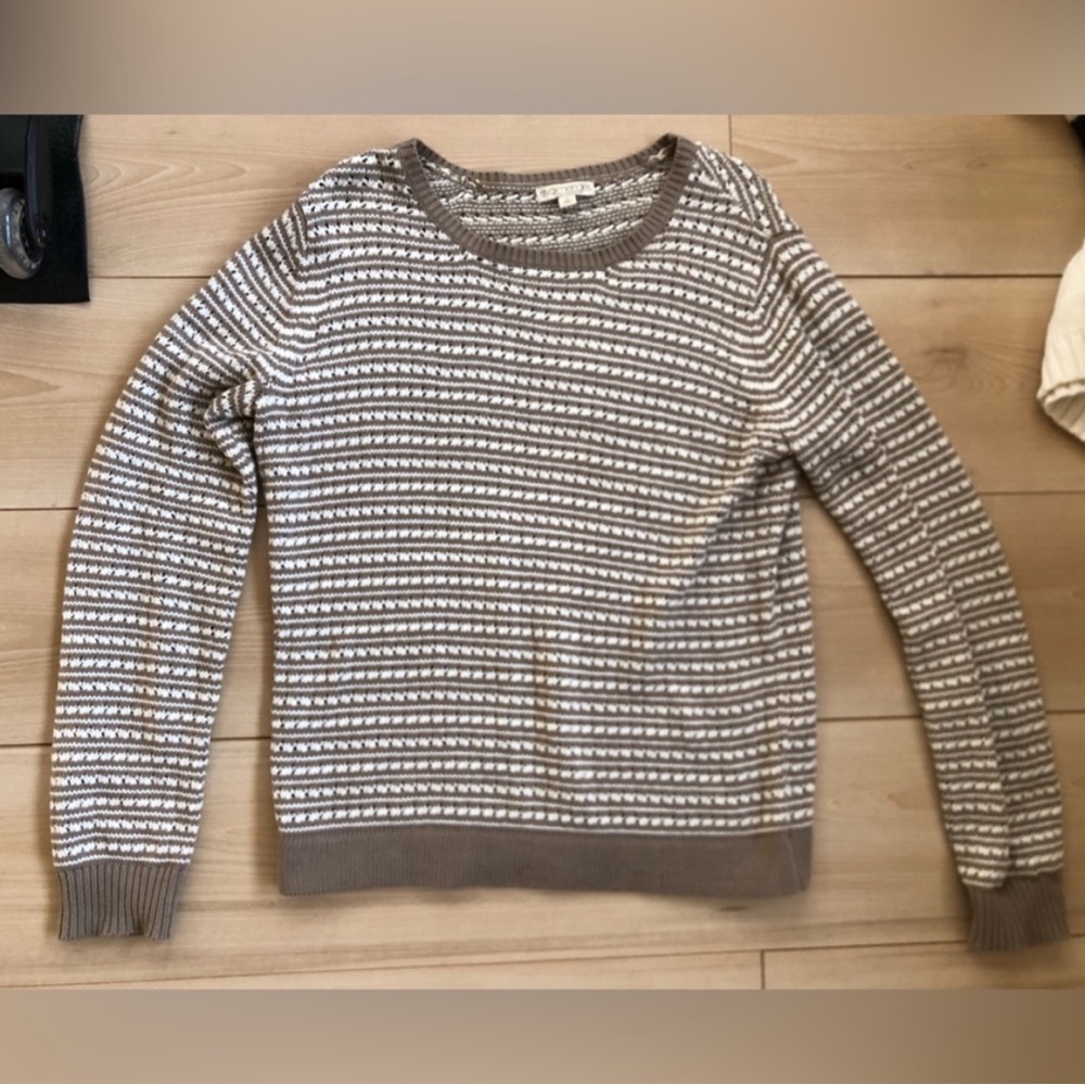 Eva Mendes Women’s Sweater size medium